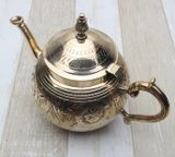  Ấm trà hoa văn tinh xảo 