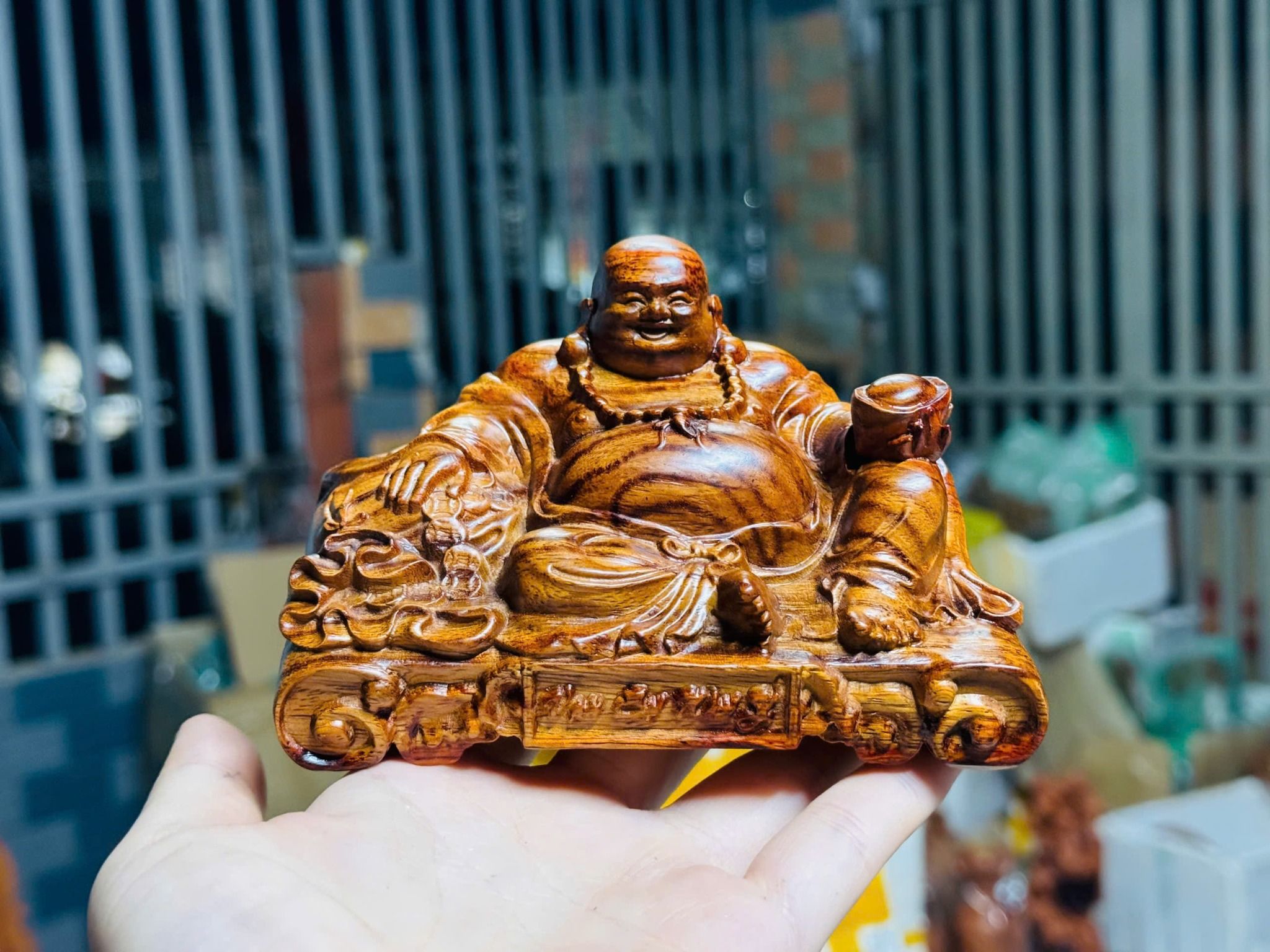  Di Lặc Để Xe Hơi Gỗ Sưa Bắc 