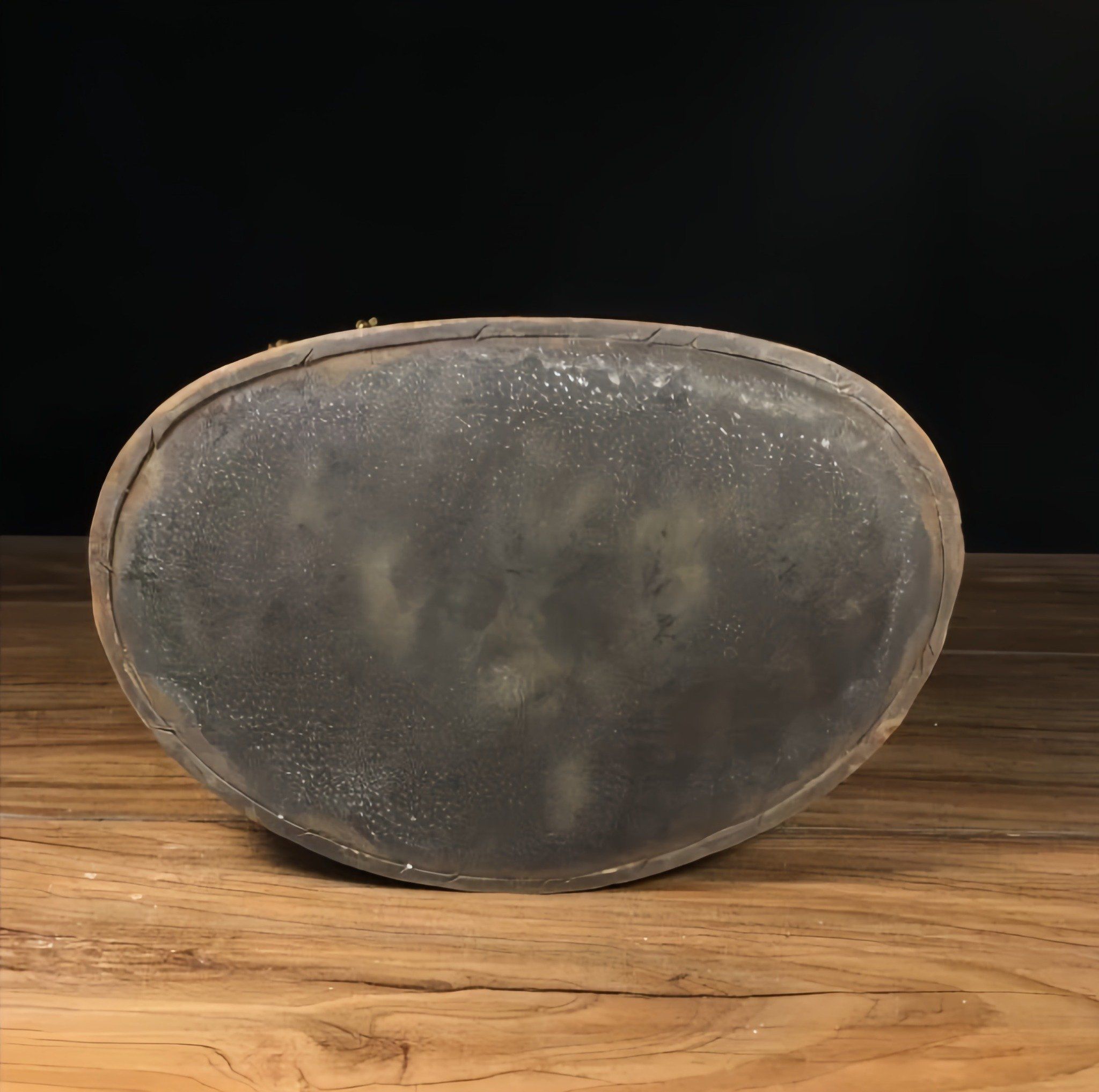  Tượng cổ Phật trên đài sen 