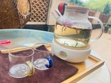  Ấm pha trà đun nước miệng rộng và 1 đế lỗ tròn 