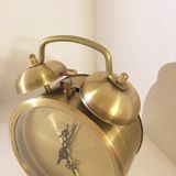 Đồng hồ báo thức cổ Chất liệu: đồng thau 