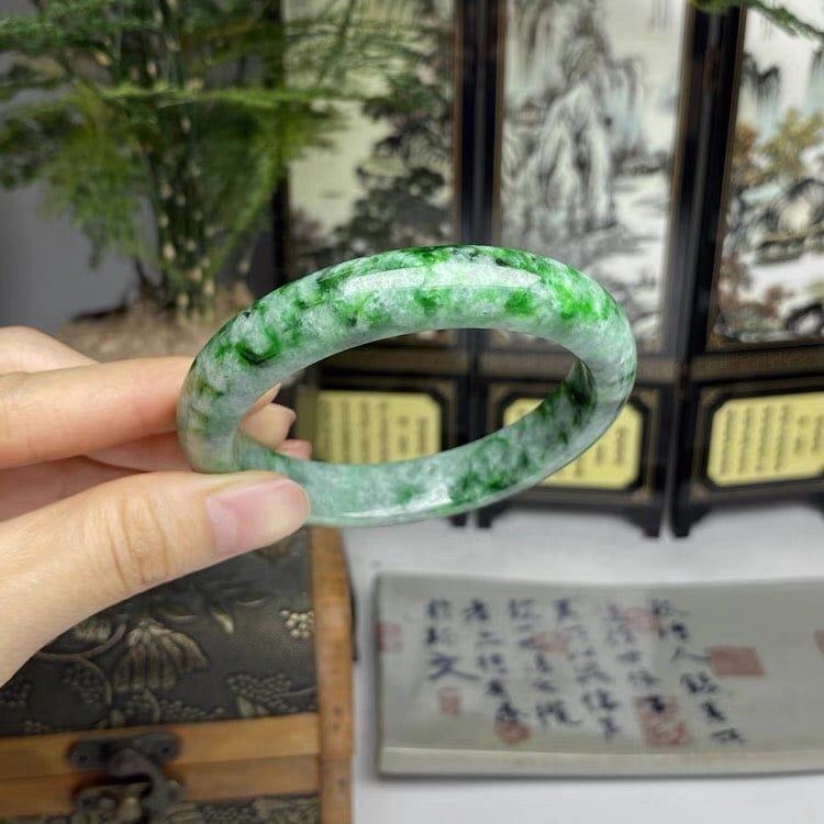  Vòng tay vuông xanh ngọc cổ điển 