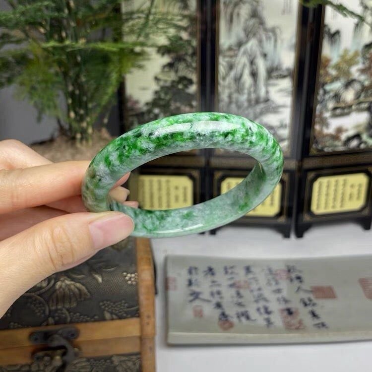  Vòng tay vuông xanh ngọc cổ điển 