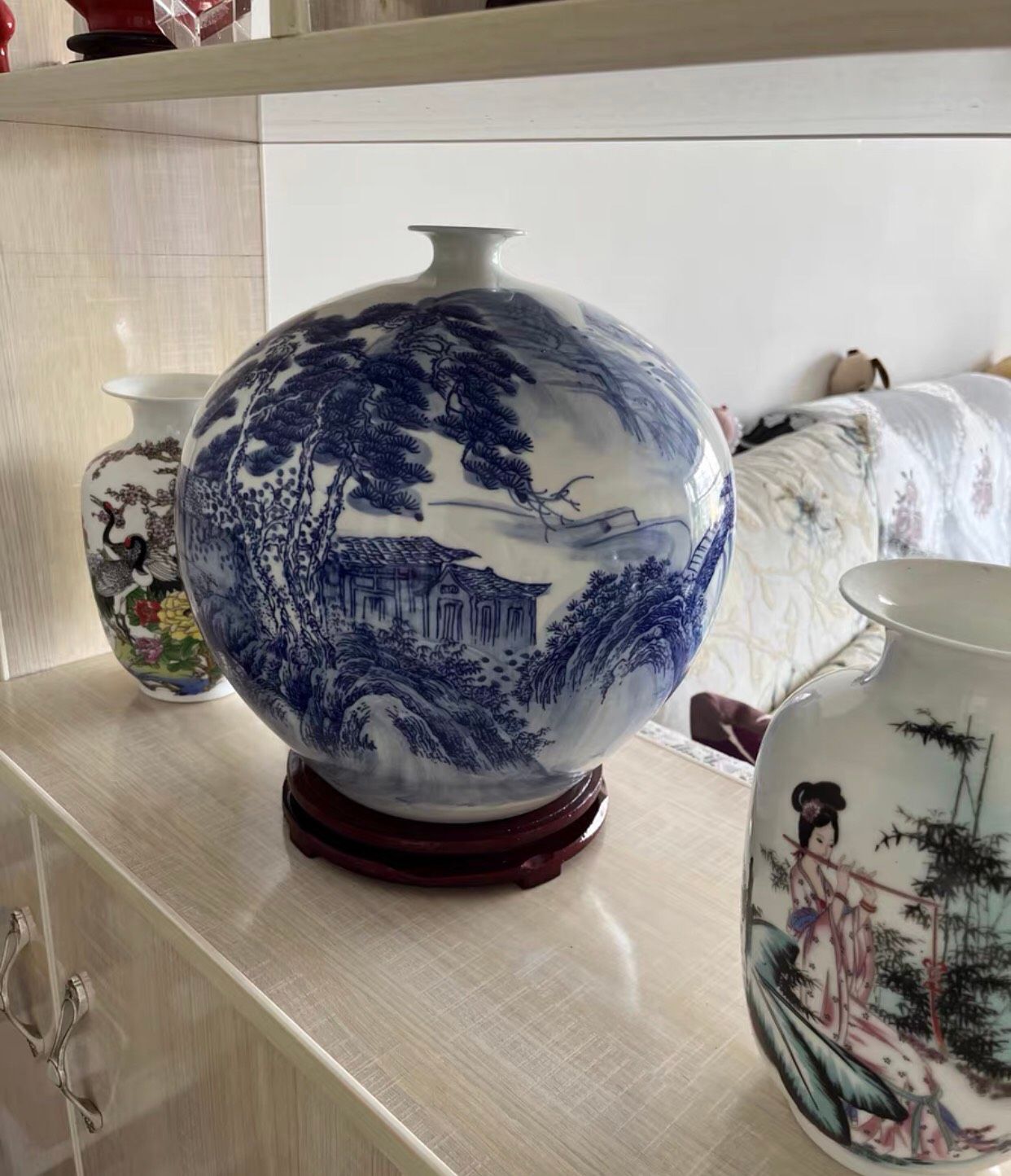  Bình sứ xanh cắm hoa trang trí 