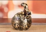  Gạt tàn cung hoàng đạo hổ 