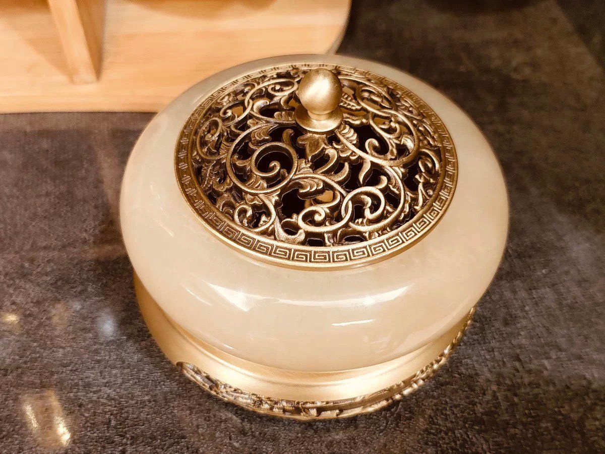  Lư Hương Ngọc Trắng Tự Nhiên – Tinh Hoa Nghệ Thuật và Tâm Linh 