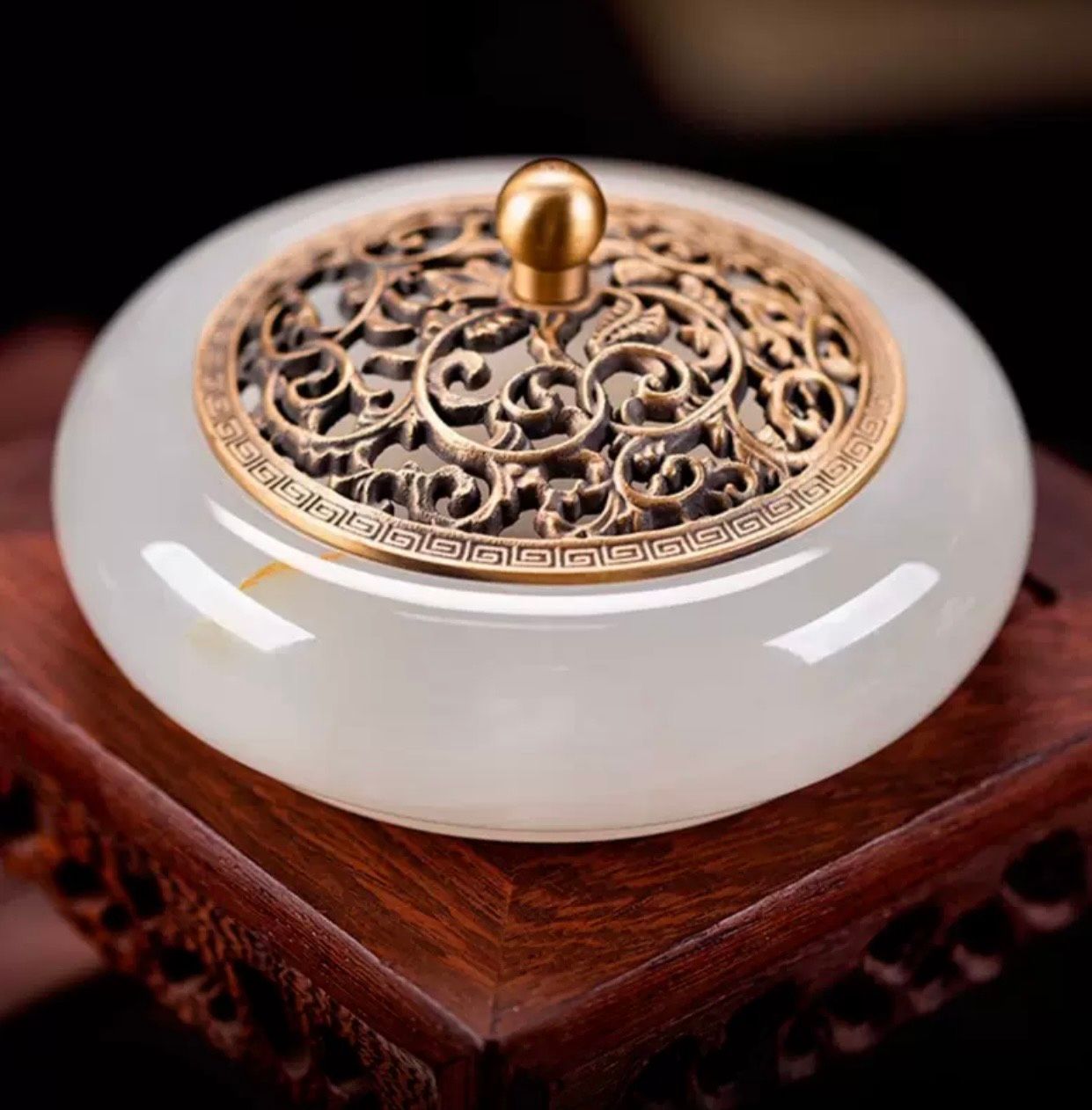  Lư Hương Ngọc Trắng Tự Nhiên – Tinh Hoa Nghệ Thuật và Tâm Linh 