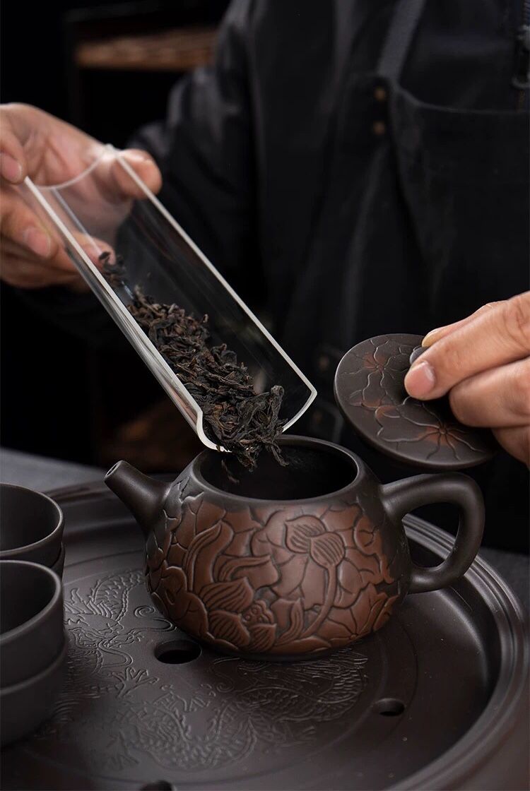  BỘ ẤM TRÀ TỬ SA NGHI HƯNG CAO CẤP - SỰ KẾT HỢP HOÀN HẢO GIỮA TRUYỀN THỐNG VÀ NGHỆ THUẬT 