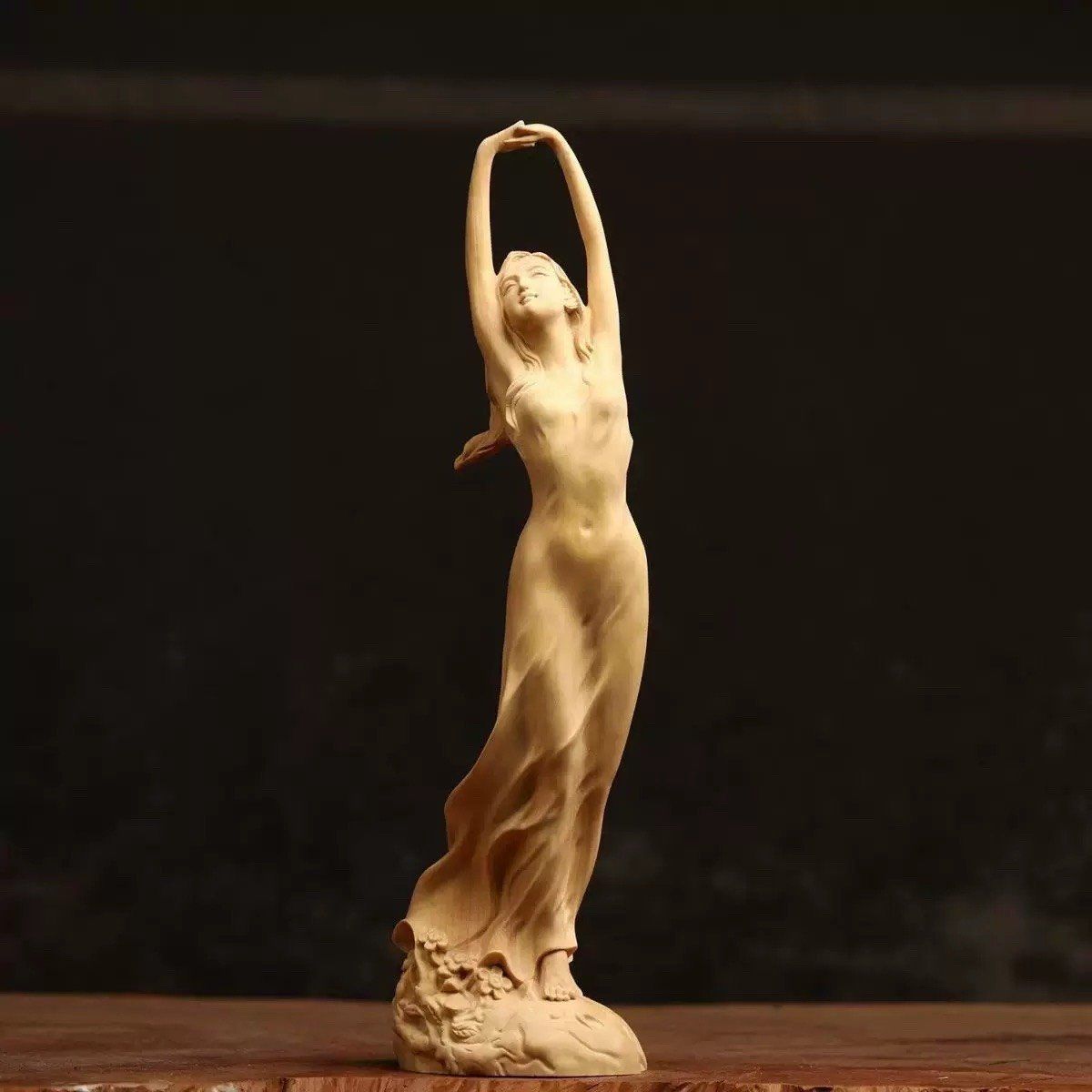  TƯỢNG CÔ GÁI GỖ HOÀNG DƯƠNG – TÁC PHẨM NGHỆ THUẬT ĐẲNG CẤP 