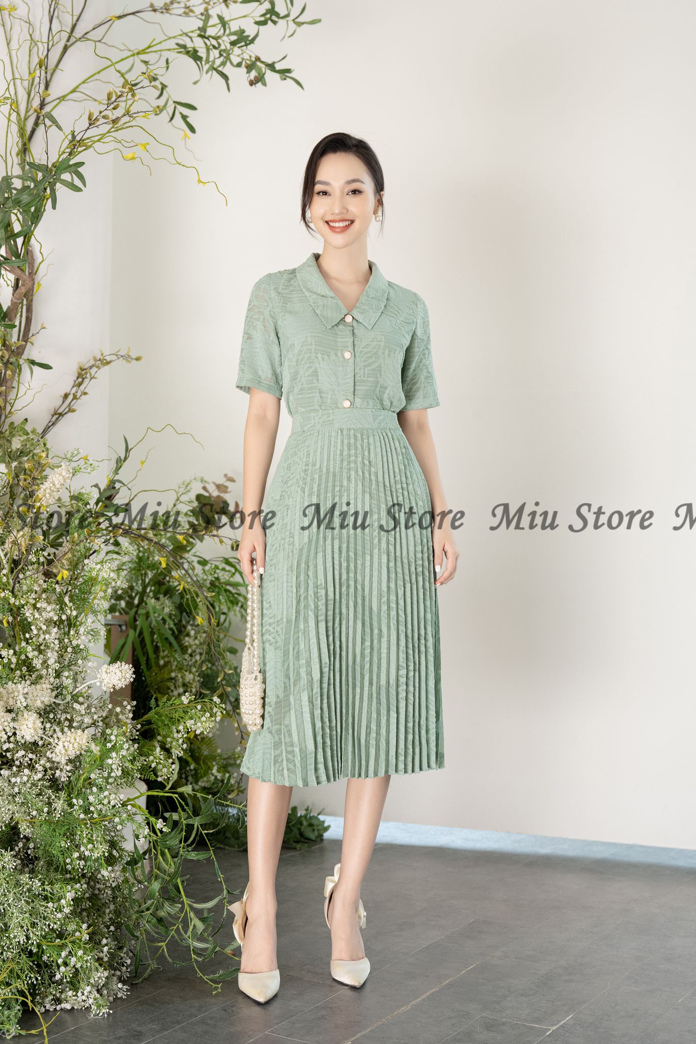 Đầm sơ mi màu trắng tùng xếp ly  Quần Áo Giá Xưởng