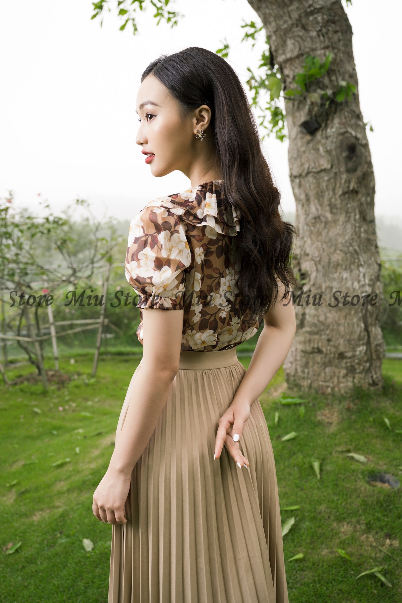 Hàng có sẵn Áo Sơ Mi Công Sơ Nữ Sơ MI Hoa Nhí Cổ Tròn Kẻ ĐenPhối Nơ Shopee Việt Nam #37 Hàng có sẵn Áo Sơ Mi Công Sơ Nữ Sơ MI Hoa Nhí Cổ Tròn Kẻ ĐenPhối Nơ Shopee Việt Nam