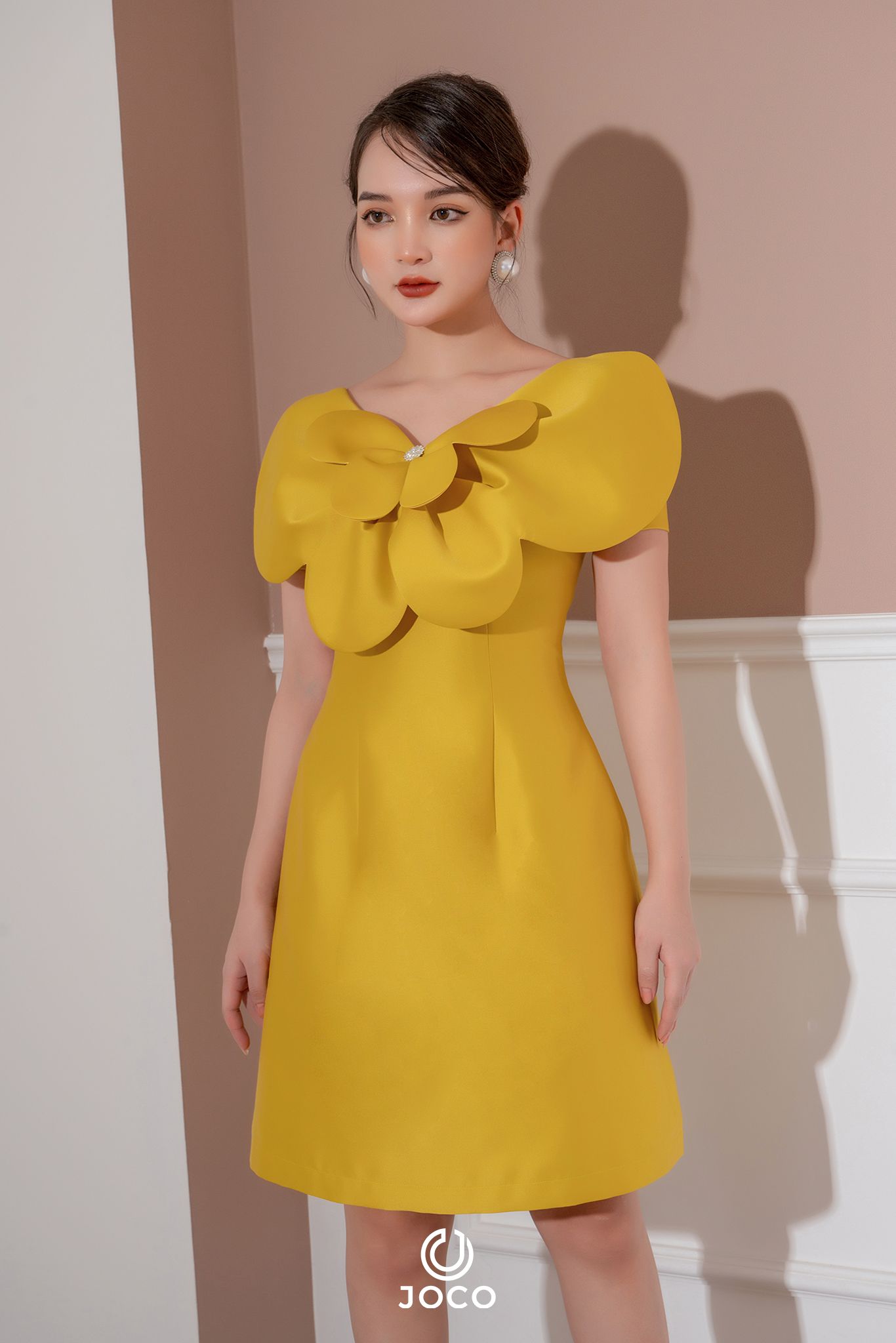 Chân váy mini tafta túi 2 bên đen Joven  JOVEN FASHION