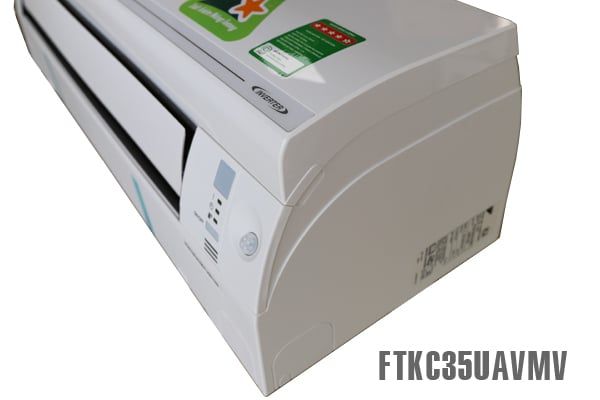  Điều hòa Daikin 1 chiều 12.000BTU inverter FTKC35UAVMV 