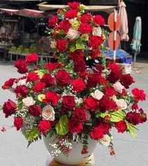 Bình hoa hồng đỏ 2 tầng