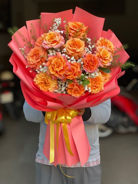 BÓ HOA HỒNG CAM SPIRIT MIX BABY VÀ CỎ ĐỒNG TIỀN