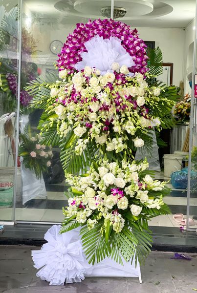 Hoa viếng - Lặng lẽ bình yên