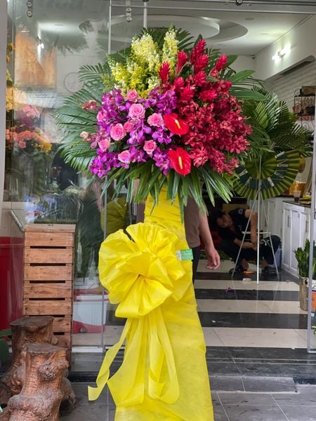 Kệ hoa khai trương Nắng mới