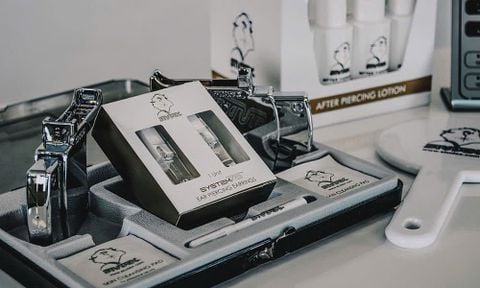Bộ dụng cụ xỏ khuyên Studex