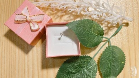KHUYÊN MŨI BẠC Ý ĐÁ 3 LY