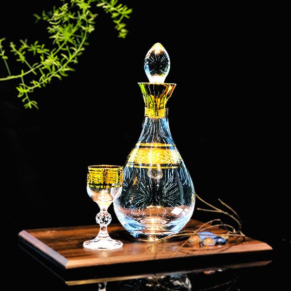 Set Bình đựng rượu pha lê Bohemia khảm vàng BR002