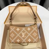  Louis Vuitton Easy Pouch On Strap 