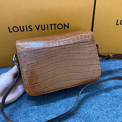  Celine Triomphe Shoulder Bag Crocodile Medium 