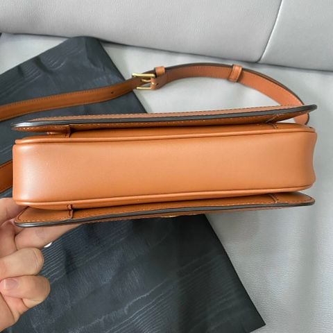  Celine Teen Triomphe ‘Tan White’ 