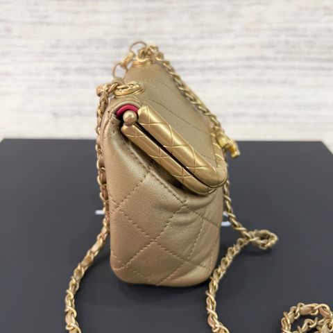  Chanel Lambskin Small Kiss-Lock Bag Metallic Gold 2020 