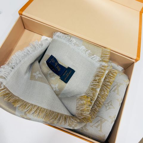  Khăn Lv Monogram Shine Shawl (Ánh Kim) 