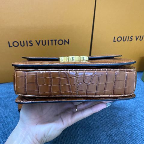  Celine Triomphe Shoulder Bag Crocodile Medium 