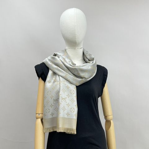  Khăn Lv Monogram Shine Shawl (Ánh Kim) 