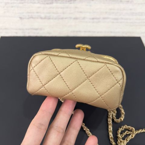  Chanel Lambskin Small Kiss-Lock Bag Metallic Gold 2020 
