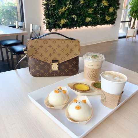  Louis Vuitton Pochette Metis M44876 (New) 