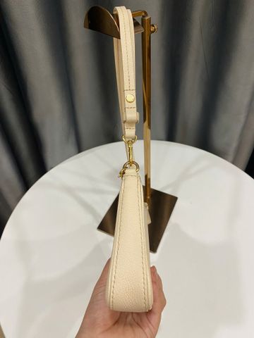  Easy Pouch On Strap Monogram Empreinte Leather 