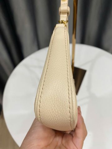  Easy Pouch On Strap Monogram Empreinte Leather 