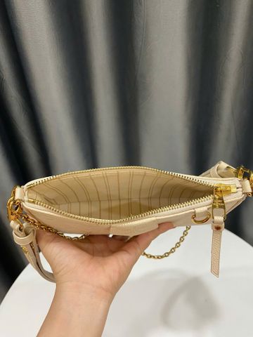  Easy Pouch On Strap Monogram Empreinte Leather 