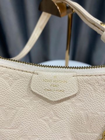  Easy Pouch On Strap Monogram Empreinte Leather 