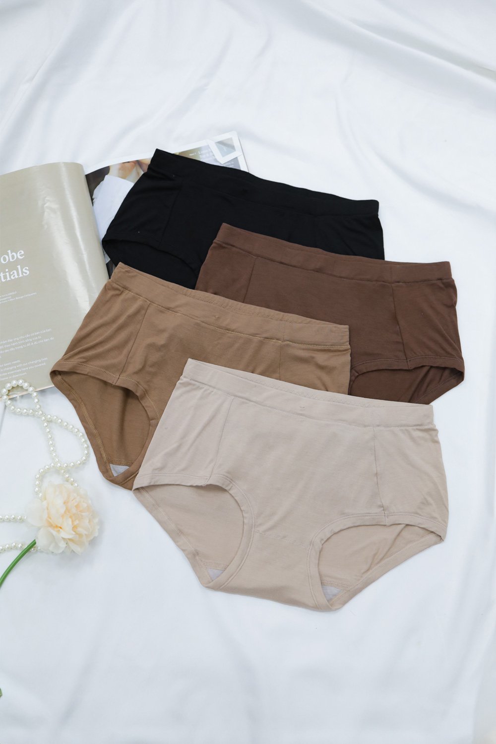 Sử dụng quần mặc trong váy (Slip Shorts)
