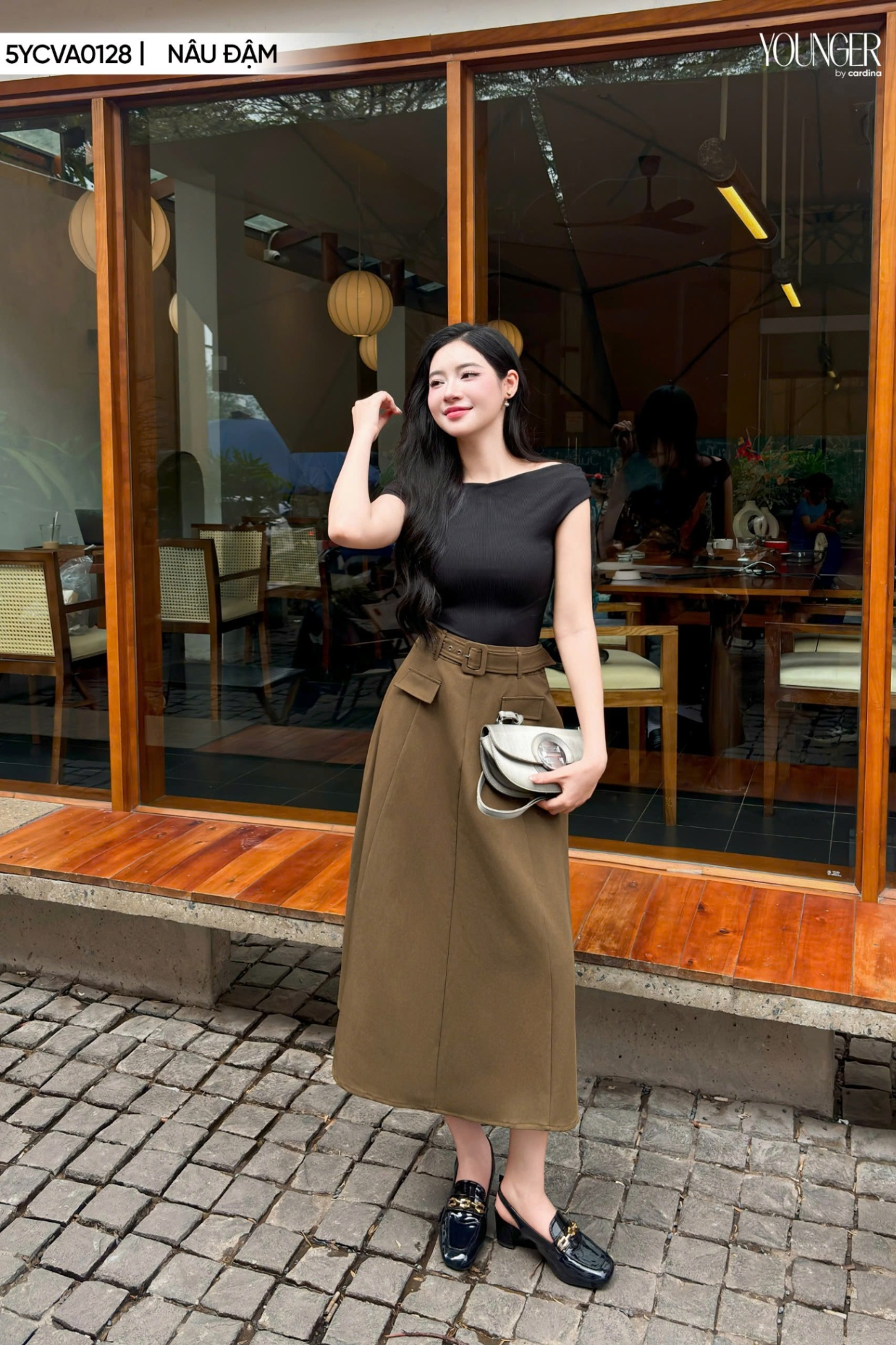 Áo thun Form relaxed và chân váy/quần short
