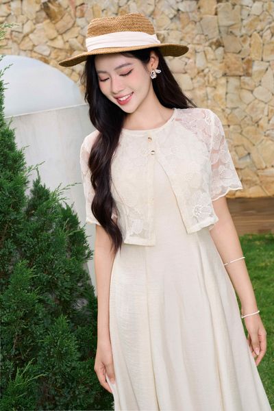  Áo Khoác Ren Younger by Cardina Dáng Vạt Chéo Vải Ren Thêu Hoa 