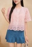  Áo sơ mi nữ Cardina dòng Younger vải thô thêu thiết kế thêu hoa cổ tròn 