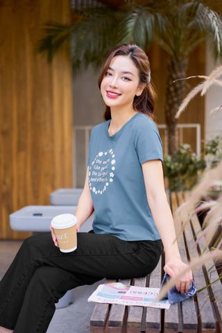 Áo phông nữ cotton cổ tròn Like yourseft họa tiết