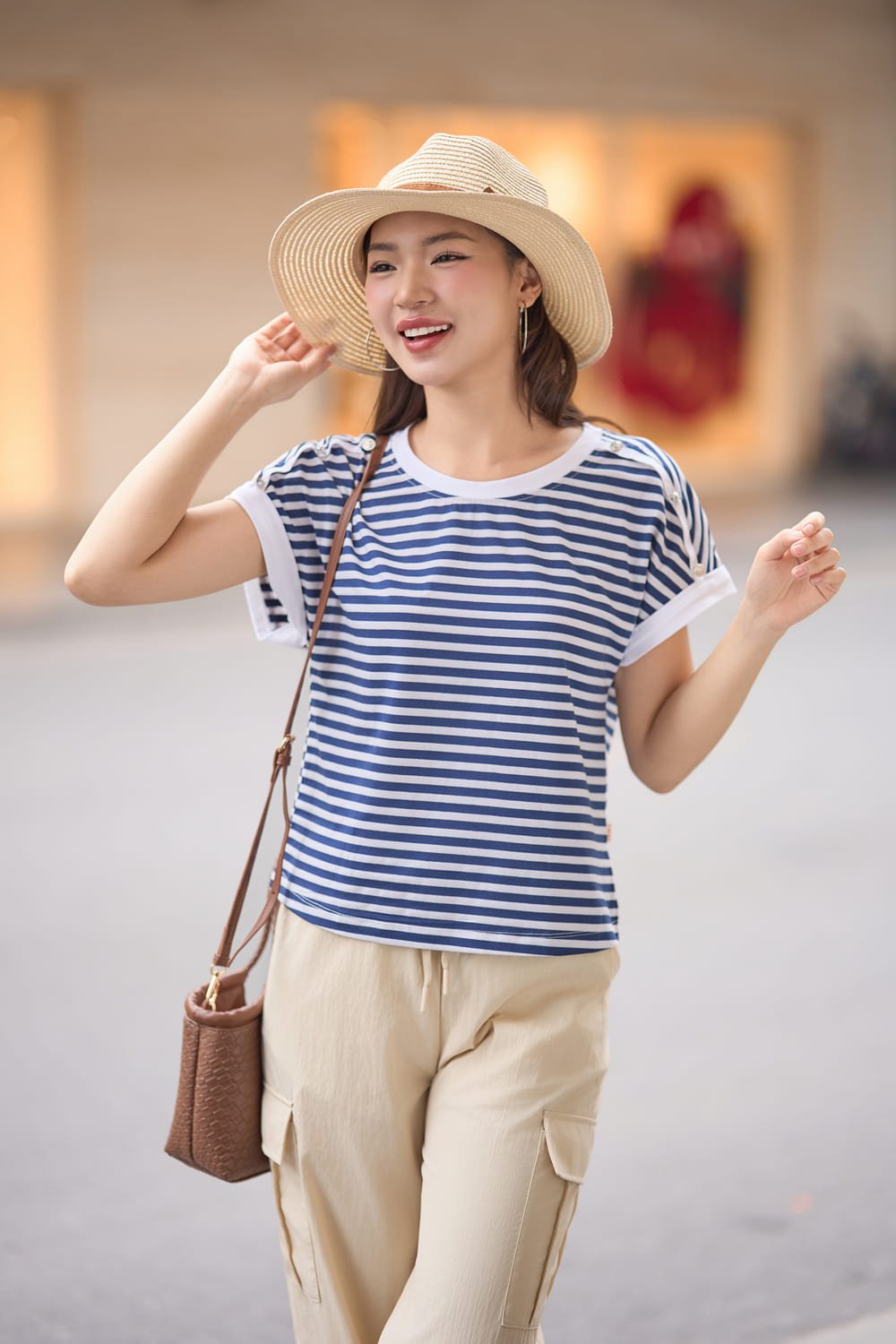 quần màu be phối áo màu gì