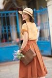 Áo phông nữ chất cotton dáng tay liền cánh dơi họa tiết kẻ ngang phối cúc vai 