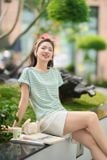  Áo phông nữ chất cotton dáng tay liền cánh dơi họa tiết kẻ ngang phối cúc vai 