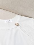  Áo thun nữ dáng cổ xẻ cách điệu phối khuy cotton co giãn 