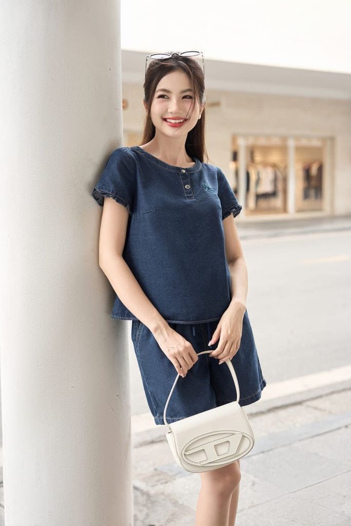  Đồ mặc nhà dáng đùi phối áo cổ trụ tròn chất bò giấy cao cấp 