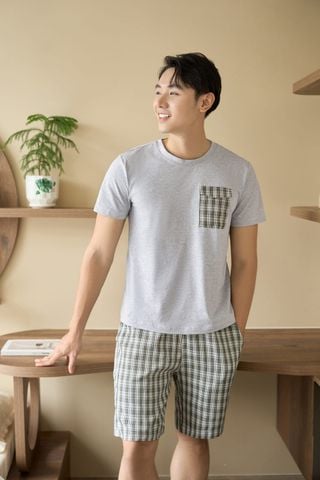 Đồ bộ nam cotton dáng đùi hoạ tiết kẻ túi ốp ngực Cardina