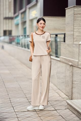 Bộ cotton nữ dáng quần dài phối kẻ cổ viền hình in ngực