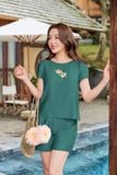  Đồ bộ vải đũi bamboo xẻ sau thêu hoa ngực phối quần đùi 